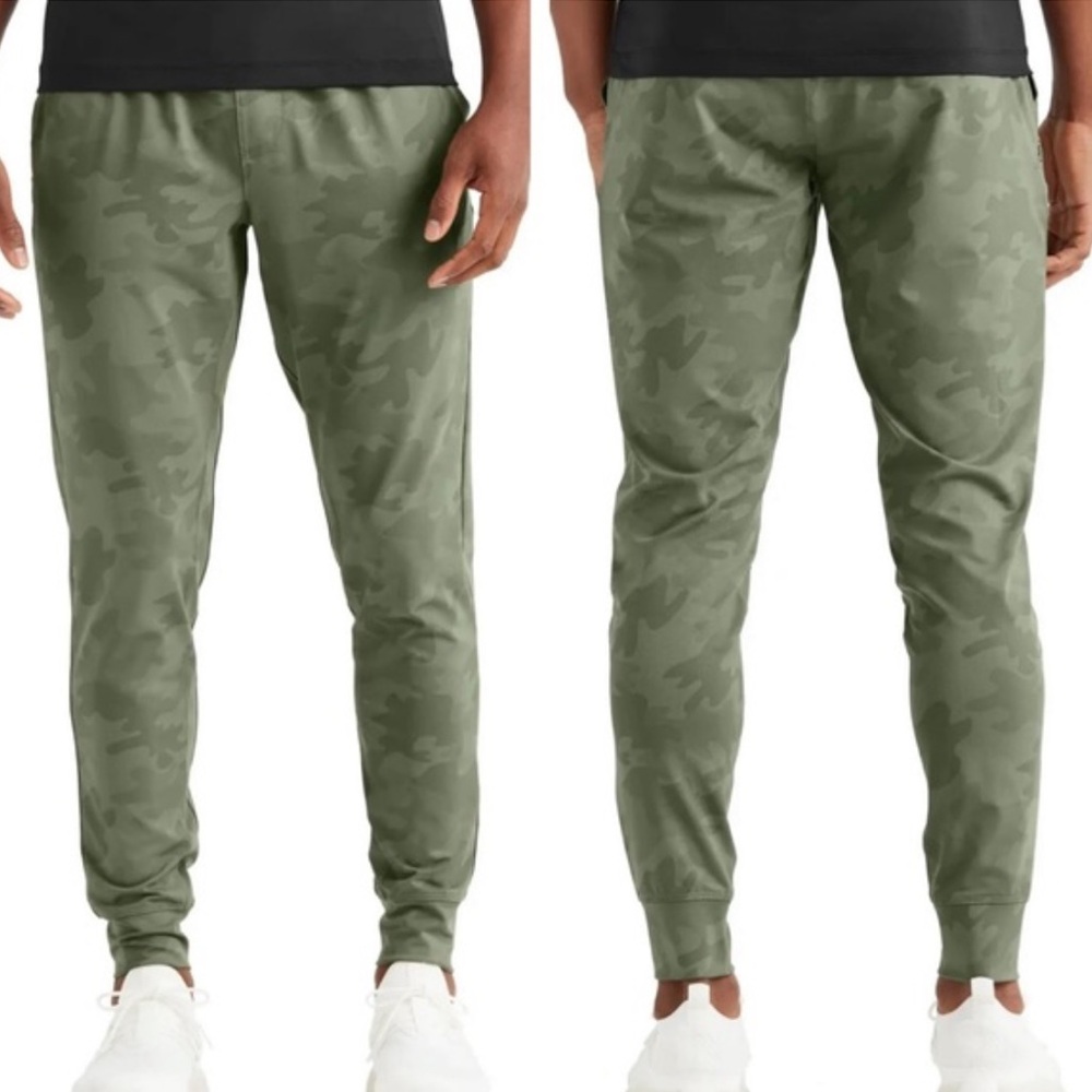 . Rhone Gym‎ Joggers In Olivine Grid Camo Size M